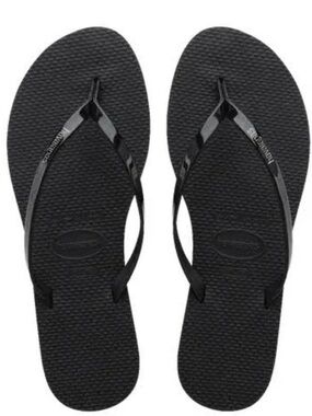NWT Havaianas Slim Black Flip Flops with Silver Heart Charm
Rare and Retired